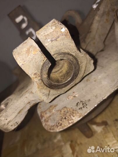 Кулак правый chevrolet lacetti