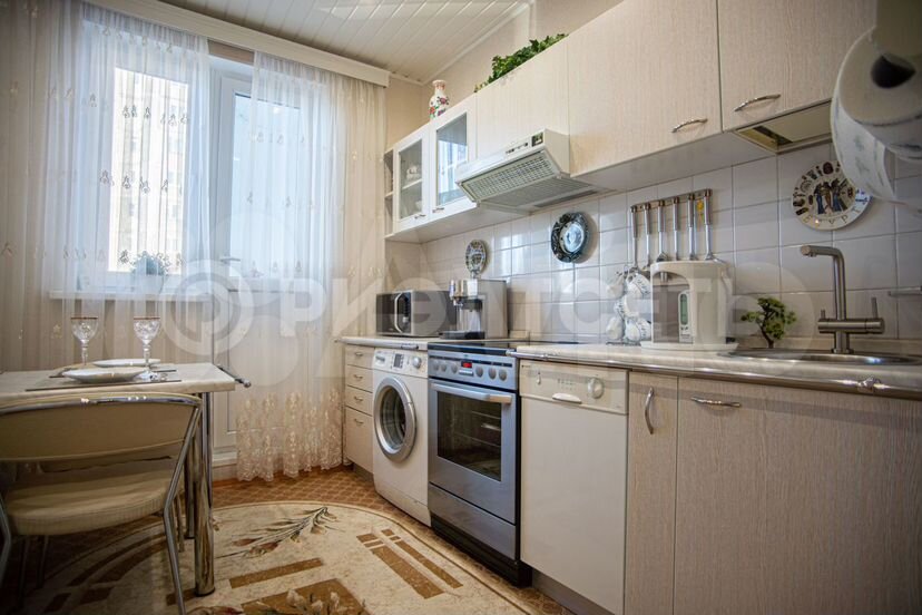 2-к. квартира, 56 м², 2/9 эт.