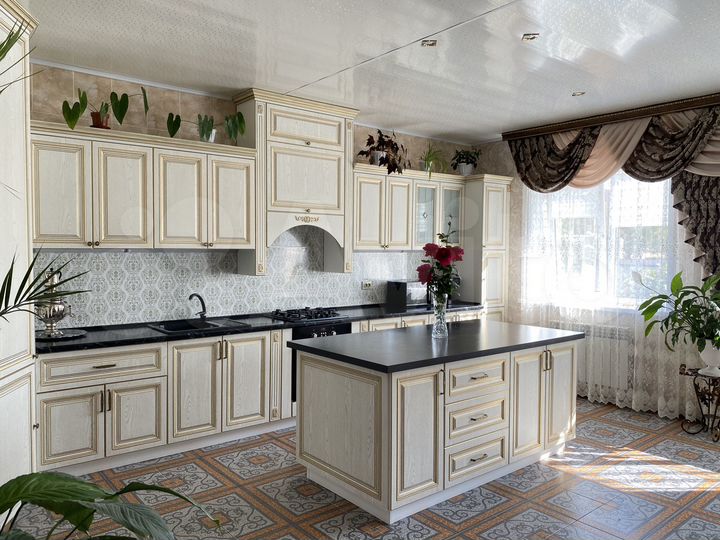 Дом 219 м² на участке 15 сот.