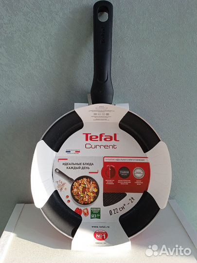 Сковорода Tefal с крышкой 24 см новая