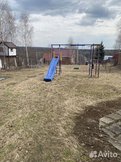 Там растет малина)