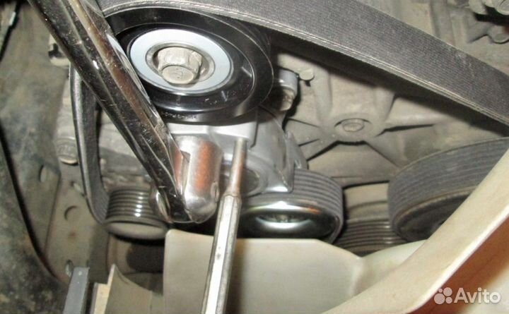 Замена натяжителя Mits. Pajero 2014-н.в