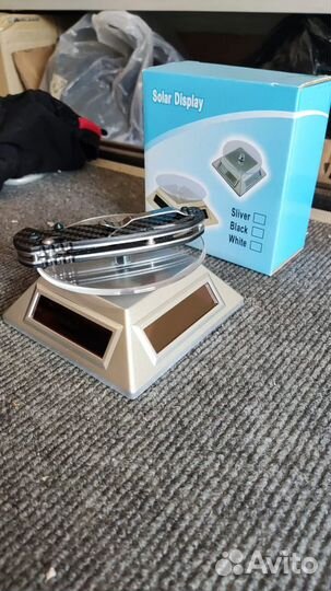 Вращающаяся подставка на солнечной батарее