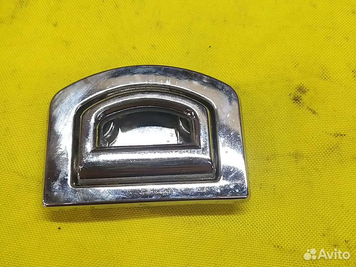 Крепление в багажник петля хром на Audi