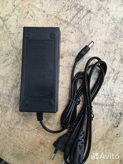 Зарядное устройство для самоката 36В