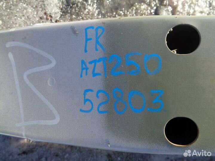 Усилитель бампера передний Toyota Avensis AZT250