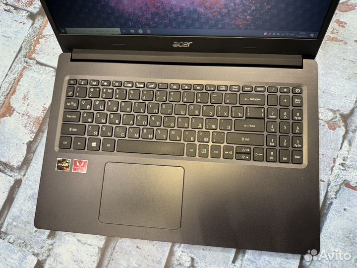 Игровой ноутбук fullhd Ryzen 8ядер/8Gb/SSD