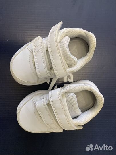 Кроссовки Adidas