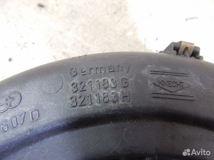 Корпус воздушного фильтра Audi 80 B3