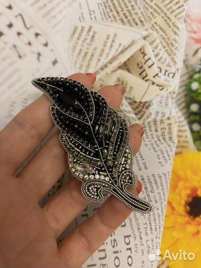 Брошь веточка,перо