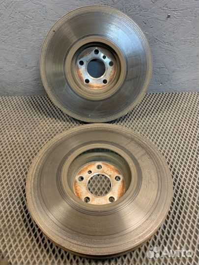 Тормозные диски переднее Bmw X7 G07 B58B30N 2020