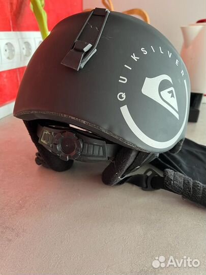 Шлем горнолыжный