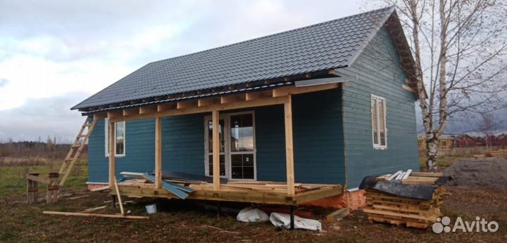 Строительная бригада плотники