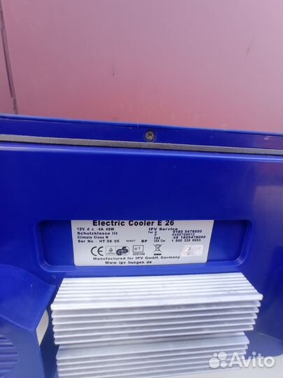 Автомобильный холодильник (кулер)