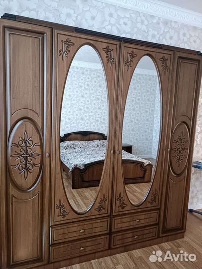 Шифонеры и шкафы бу