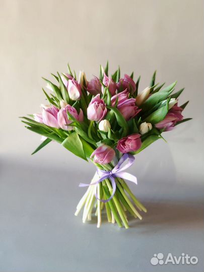 Букеты из тюльпанов к 8 марта