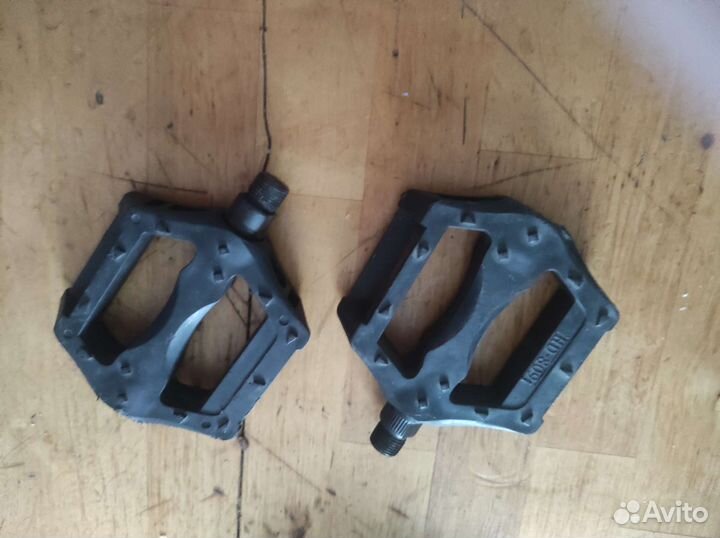 Педали для велосипеда