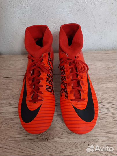 Футбольные бутсы Nike Mercurial
