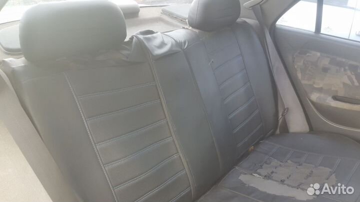 Задний диван Mitsubishi Carisma