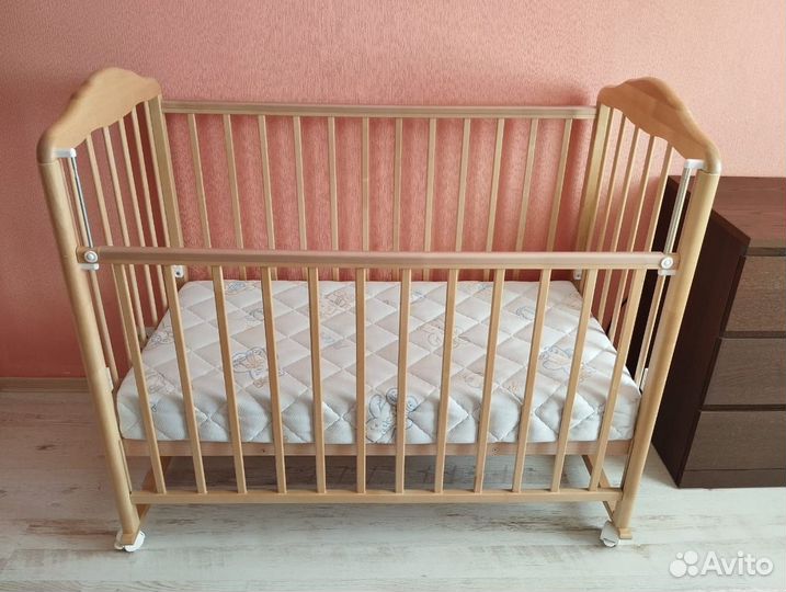 Детская кровать с матрасом