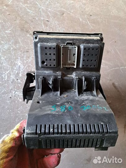 Блок предохранителей Volvo S80