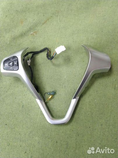 Рамка с кнопками управления магнитолой Ford