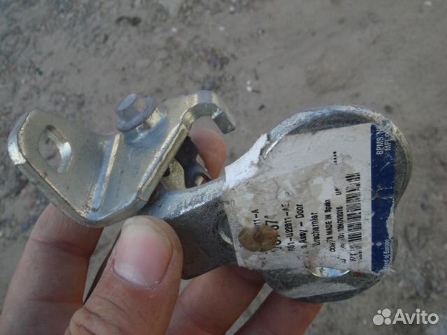 Фокус 3 Петля двери передней левой Focus 3 2011-18