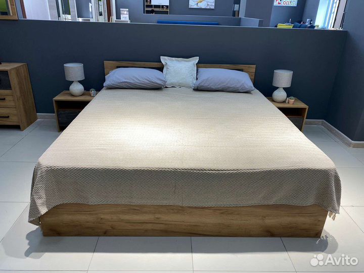 Продам спальный гарнитур