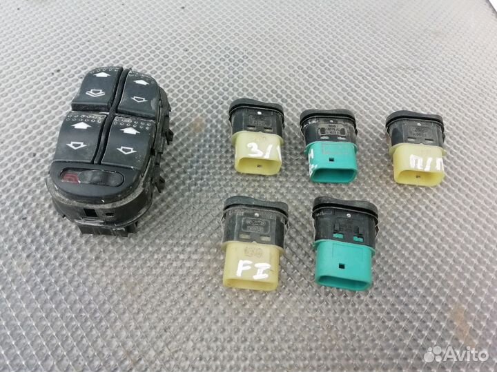 Блок кнопок стеклоподъемника Форд Фокус1