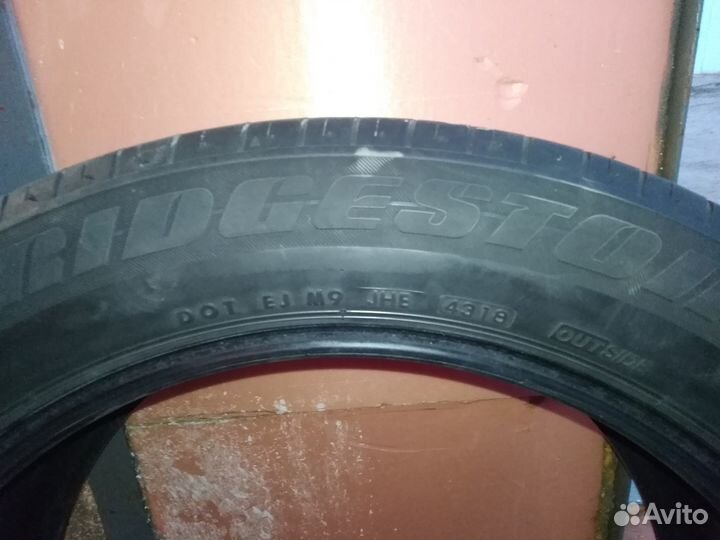 Bridgestone Dueler H/L 33 235/55 R20
