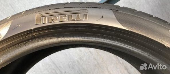 Pirelli P Zero 295/35 R21