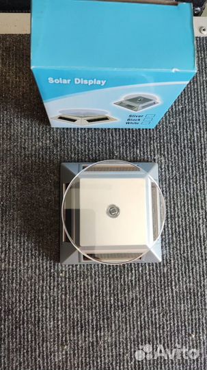 Вращающаяся подставка на солнечной батарее