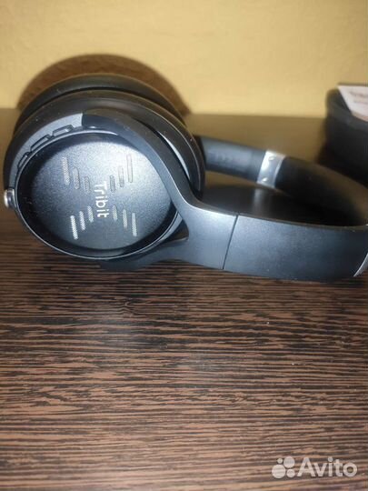 Беспроводные наушники Tribit