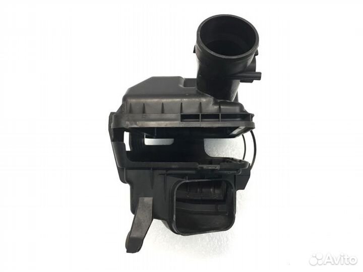 Корпус воздушного фильтра Mitsubishi Lancer 10