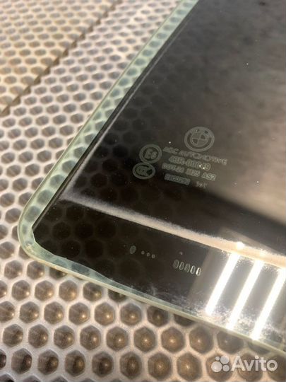 Стекло двери заднее левое Bmw 550Ix F10 N63 2010