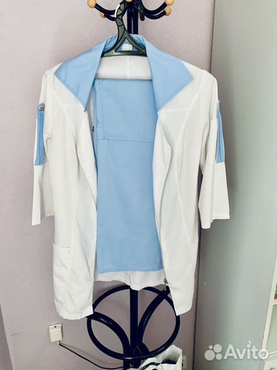 Женский хирургический костюм. Медицинская одежда