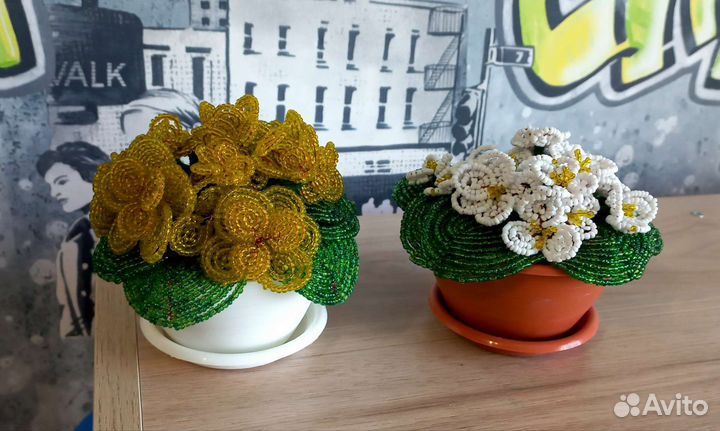 Фиалка из бисера