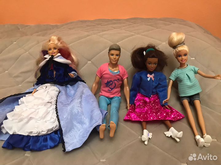 Подаю кукол Барби