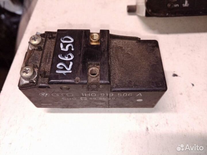 Блок управления вентиляторами Volkswagen Passat B3