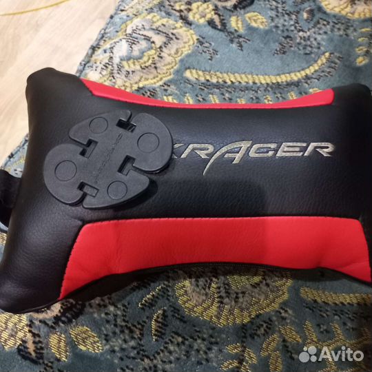 Подголовник Dxracer