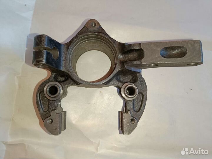 Кулак поворотный Таврия Славута