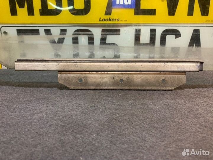 Стекло заднее правое Toyota Corolla 120 хэтчбек