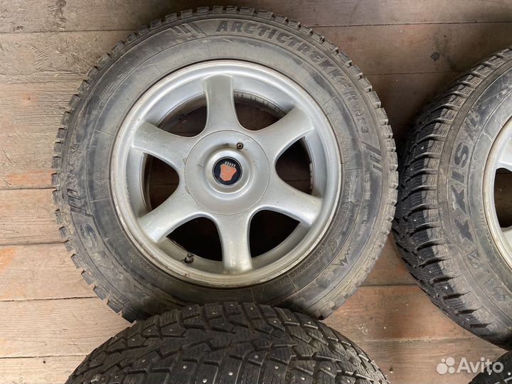 Maxxis ArcticTrekker NP3 205/65 R15