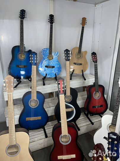 Акустическая гитара / классическая