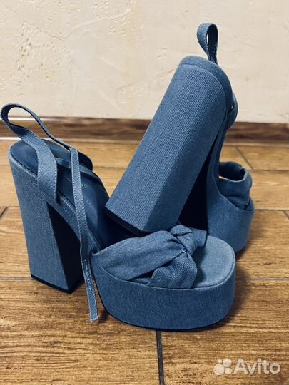 Босоножки женские 39 размер