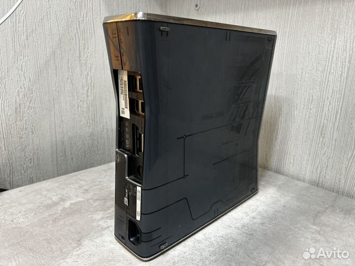 Редкий Xbox 360 slim freeboot + игры