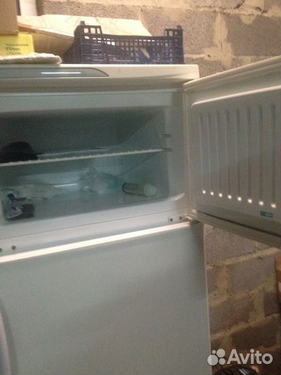 Холодильник Стинол включается но не морозит