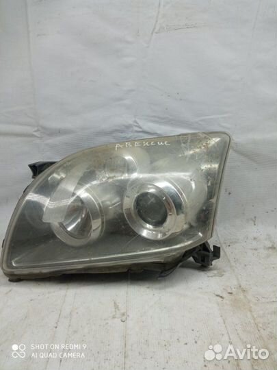 Фара передняя левая Toyota Avensis T250 2002-2010