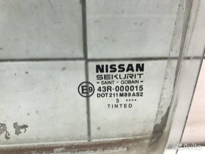 Стекло переднее левое Nissan Terrano R20 KA24E