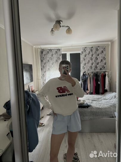 Свитшот new balance женский